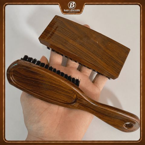 Bàn chải đánh giày lông mềm nhỏ gọn dễ cầm dễ sử dụng kết hợp với xi để đạt hiệu quả tốt nhất 768460