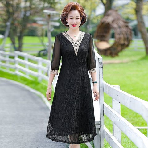 Đầm Dài Cổ V Thanh Lịch Phối Ren Cho Mẹ VH26