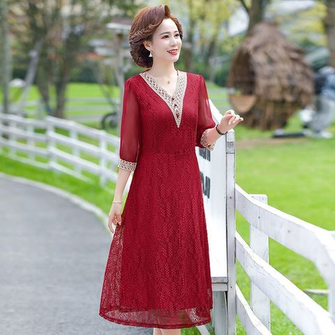 Đầm Dài Cổ V Thanh Lịch Phối Ren Cho Mẹ VH26