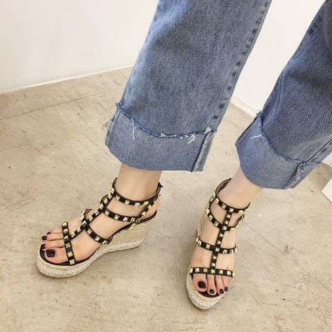(CHÂN MỎNG LÙI 1 SIZE) Xăng Đan Đế Xuồng Tăng Chiều Cao Êm Chân AG22