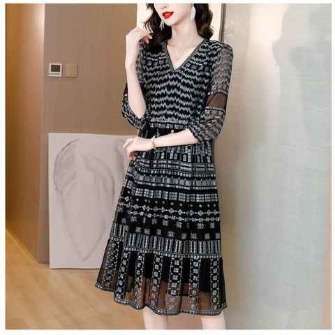 Đầm Voan Họa Tiết Dáng Xuông Che Bụng Tay Lỡ VH91