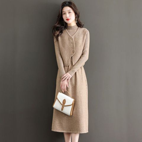 Đầm Len Dệt Kim Phối Áo Khoác Len Không Tay Khí Chất AL89
