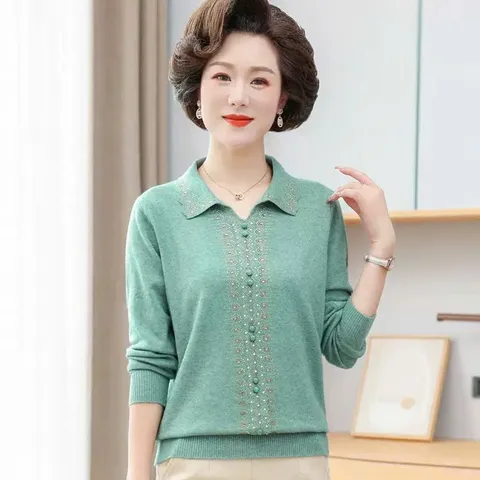 Áo Len Cổ Vuông Họa Tiết Cá Tính Cho Mẹ AL37