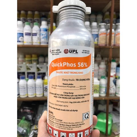Sản phẩm khử trùng, diệt mọt nông sản Quickphos 56% xuất xứ Ấn Độ. Chai nhôm 1 Kg gồm 334 viên, mỗi viên 3g. 769391