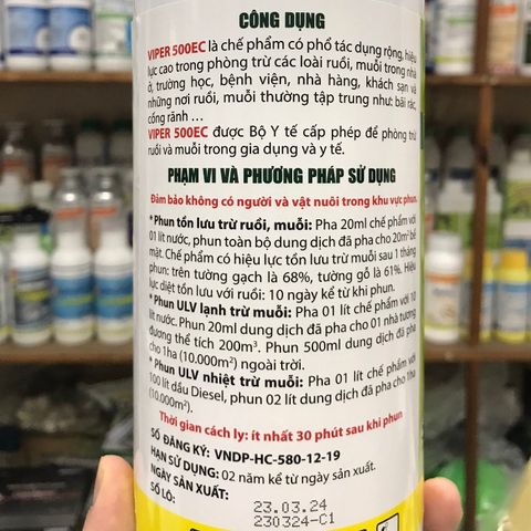Chế phẩm diệt côn trùng Viper 500EC, đặc biệt diệt trừ Ruồi và Muỗi, hiệu quả cực cao, được Bộ Y Tế cấp phép (Chai 1 lít) - Sản phẩm của Công ty cổ phần sát trùng Việt Nam. 769394