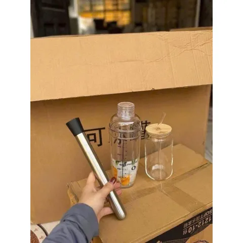 Combo Bình Lắc Pha Chế Vạch Chia + Chày Dầm Inox + Cốc Thủy Tinh Dáng Lon Nắp Gỗ Ống Hút Cao Cấp Làm Trà Chanh Giã Tay