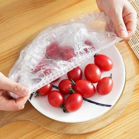 Túi màng bọc thực phẩm 300 chiếc chất liệu PE treo tường dạng rút tiện lợi, có chun co dãn siêu dai