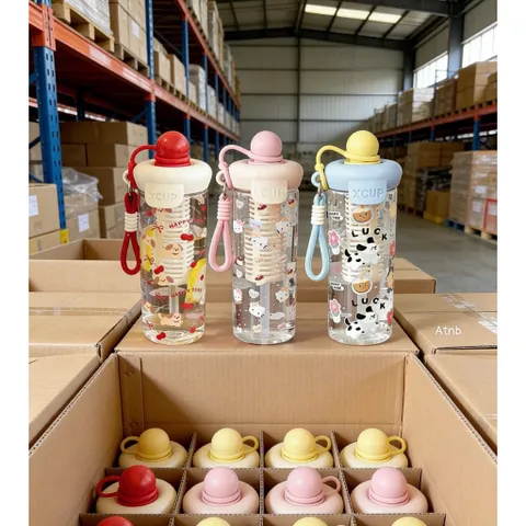 Bình Nước Nhựa 750ml Có Lõi Lọc Trà & Ống Hút - Họa Tiết Hoạt Hình Cute Phong Cách Hàn Quốc (Kèm Quai Xách)