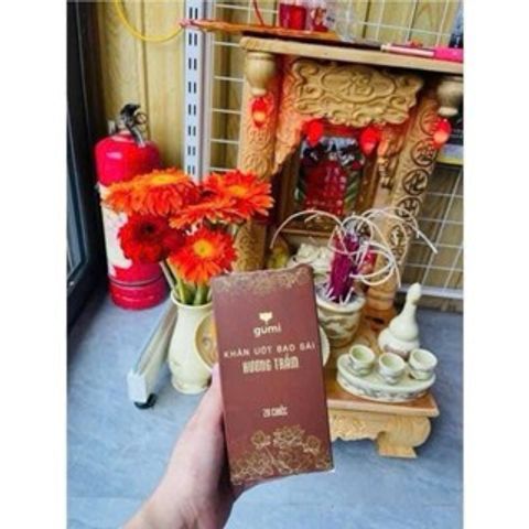 Hộp 20 Gói Khăn Ướt Gumi Lau Bàn Thờ - Giấy Ướt Hương Trầm Tự Nhiên, Tiện Lợi và Sạch Sẽ