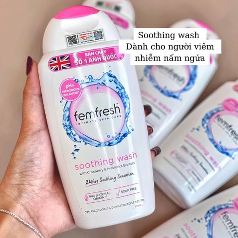 Dung dịch vệ sinh phụ nữ cao cấp Femfresh Soothing Wash (250ml)