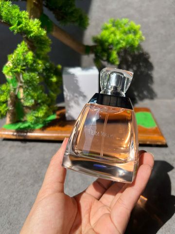Nước hoa nữ Vera Wang for Women Eau de Parfum dung tích 100ml.