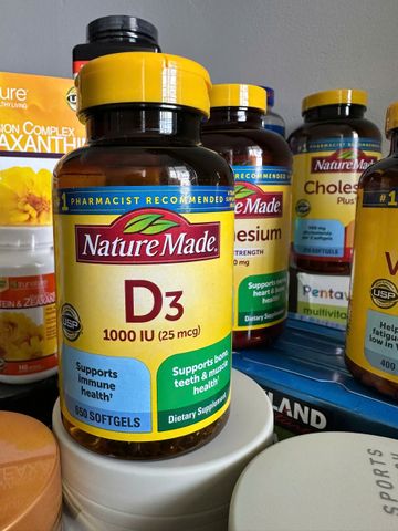 Viên uống Vitamin D3 Nature Made D3 1000IU [650 viên] - Hỗ trợ Xương/Cơ bắp - Cải thiện chức năng của hệ miễn dịch - S/P Chuẩn Mỹ