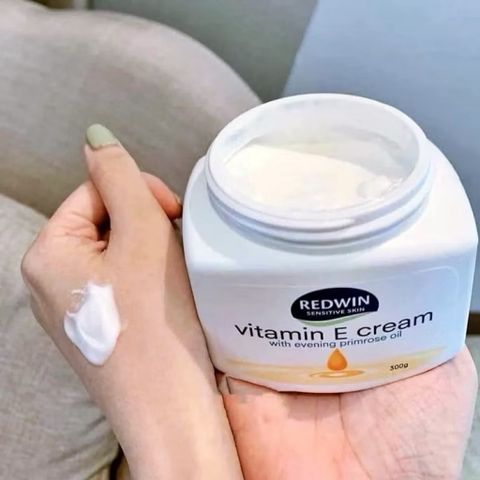 Kem Dưỡng Da Mềm Mịn Redwin Vitamin E Cream 300g 776850