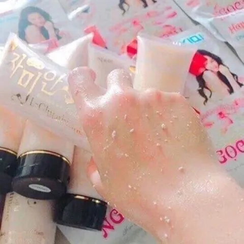 TẨY TẾ BÀO CHẾT CÓ HẠT L-GLUTATHIONE HÀN QUỐC 300ml