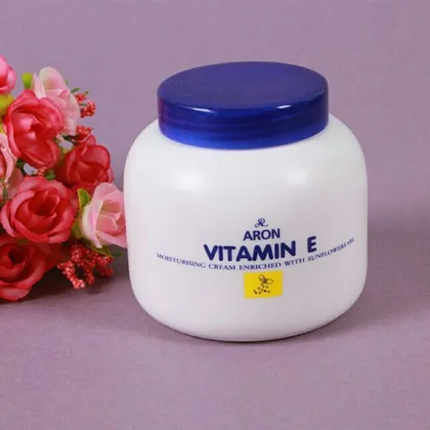 Kem Vitamin E dưỡng da 200g thailand