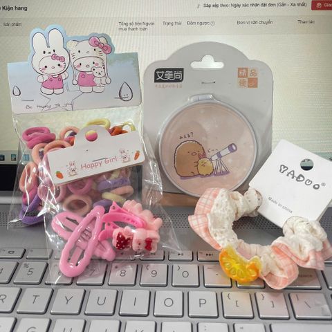 Combo Quà Tặng Phụ Kiện Tóc Cho Bé Gái Kèm Gương Mini Dễ Thương – Thun Cột Tóc, Kẹp Tóc, Scrunchies
