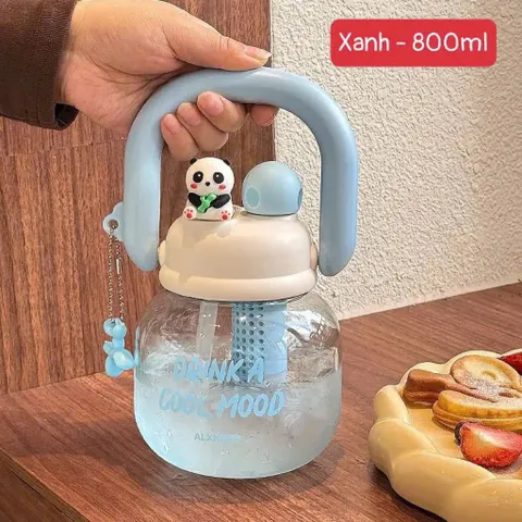 bình nước gấu trúc 800ml kèm ống hút – bình nước nhựa dễ thương có lọc trà và móc treo