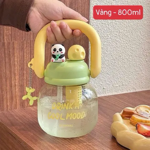 bình nước gấu trúc 800ml kèm ống hút – bình nước nhựa dễ thương có lọc trà và móc treo
