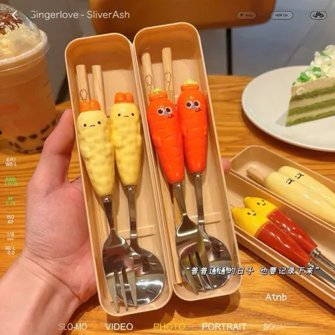 Set đũa thìa dĩa rau củ quả dễ thương kèm hộp đựng tiện lợi(giao hình ngẫu nhiên)