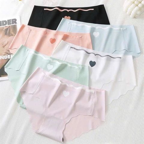Set hộp 5  quần Lót Nữ Đúc Tim Muji Không Đường May – Mềm Mịn, Ôm Dáng, Siêu Thoải Mái