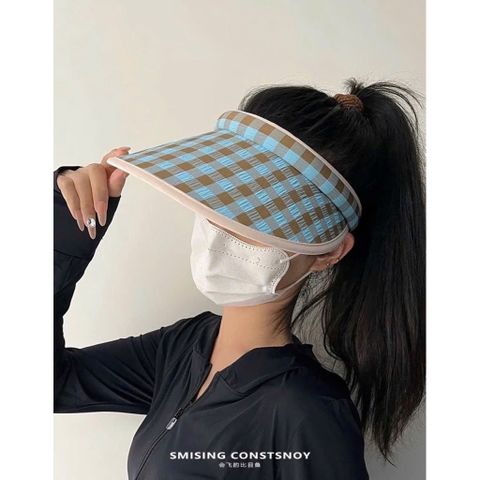 Mũ nửa đầu kẻ Caro hot trend - che nắng xinh xắn , dễ phối đồ.