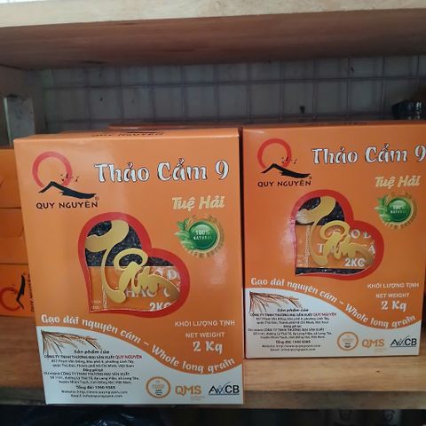 Gạo thảo cẩm 9 Tuệ Hải hộp 2kg công ty Quy Nguyên