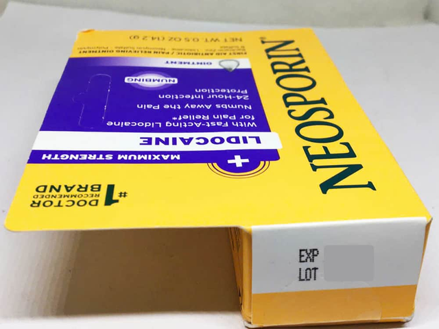 Kem mỡ xoa dịu nhanh Neosporin Lidocaine Ointment 14.2g