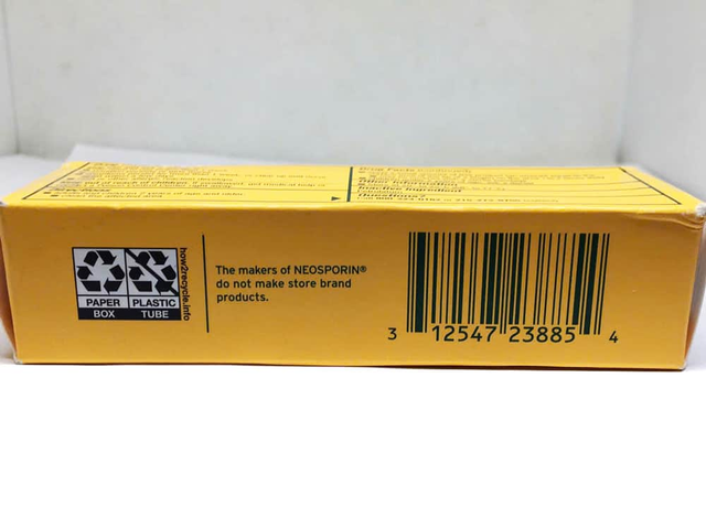Kem mỡ xoa dịu nhanh Neosporin Lidocaine Ointment 14.2g