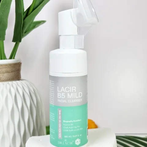 Sữa rửa mặt Dr.Lacir Kiềm Dầu Dịu Nhẹ Chính Hãng