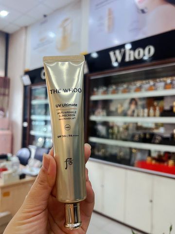 THE WHOO UV Ultimate Anti-Wrinkle Sunscreen NAD POWER 24™ SPF50+/PA++++ (tuýp lớn bên trái và tuýp nhỏ ở giữa).