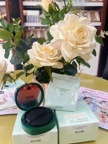 Phấn nền dạng nén Ohui Ultimate Cover Denier Pact SPF50+/PA+++ tone 23