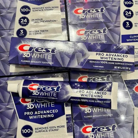 Kem đánh răng Crest 3D White Ultra Whitening 737g của Mỹ (lock 5 ống 147g) - làm trắng răng và thơm mát hơi th 778697