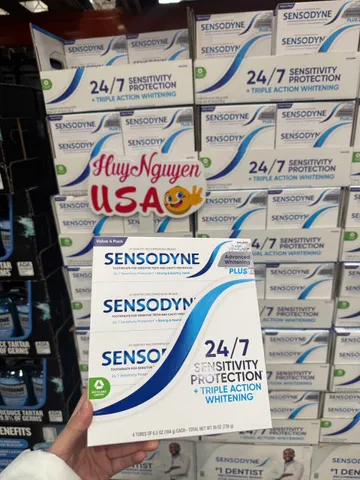 Set 4 tuýp ￼Kem Đánh Răng Sensodyne Extra Whitening dành cho răng ê buốt 184G