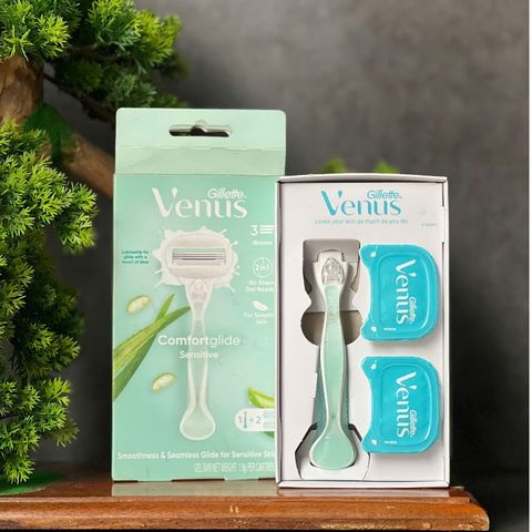 Thanh lí hàng mở hộp giấy để chụp hình Dao Cạo 3 lưỡi Gillette Venus Comfortglide Sensitive 1 cán 2 đầu thay