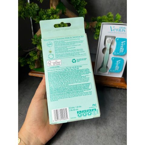 Thanh lí hàng mở hộp giấy để chụp hình Dao Cạo 3 lưỡi Gillette Venus Comfortglide Sensitive 1 cán 2 đầu thay