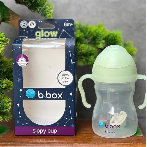 Bình tập uống nước BBox hàng Úc loại phát sáng trong bóng tối