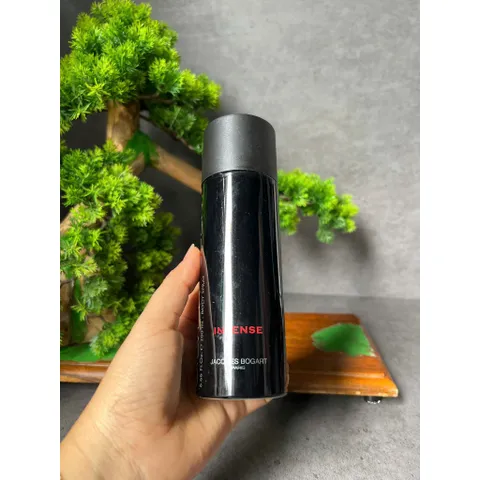 Xịt khử mùi nam Jacques Bogart Silver Scent Intense dung tích 200ml.