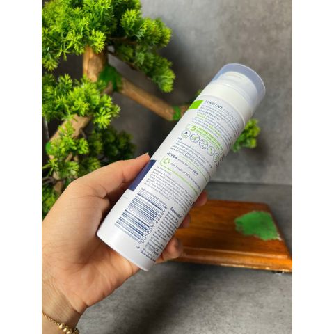 Bọt cạo râu dành cho da nhạy cảm Nivea Men sensitive shaving foam instant protection 200ml 779271