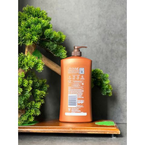 Sữa dưỡng thể Vaseline Intensive Care Cocoa Radiant 750ml hàng Úc
