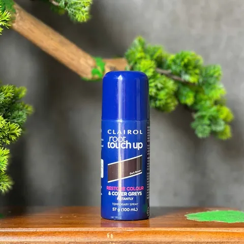 Xịt phủ tóc bạc tạm thời Clairol Root Touch-Up màu dark brown.