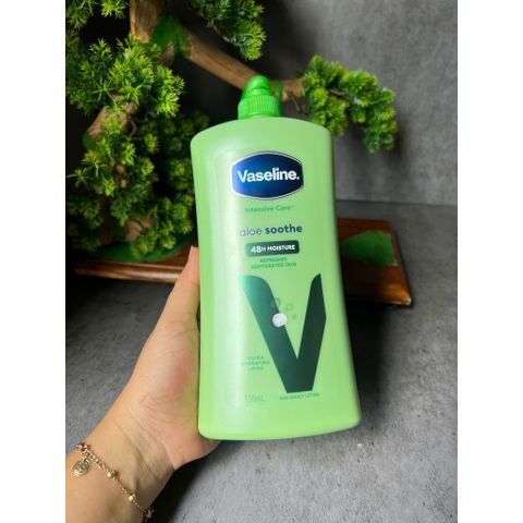 Sữa dưỡng thể Vaseline Intensive Care Aloe Soothe 750ml.