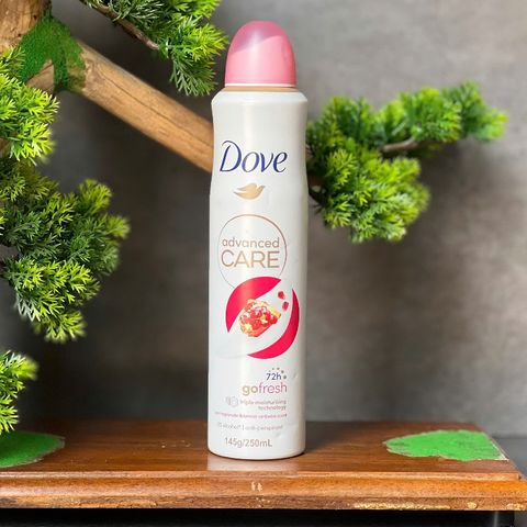 Xịt khử mùi Dove Advanced Care 72h Go fresh hương Lựu và Cỏ Roi Ngựa dung tích 250ml.