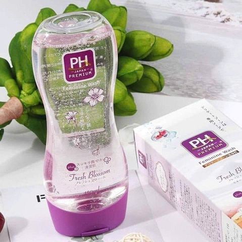 Dung dịch vệ sinh phụ nữ PH Care 150ml, là dòng sản phẩm nội địa Nhật Bản nổi bật với công thức dịu nhẹ, độ pH = 5 giúp làm sạch sâu, khử mùi và cân bằng độ pH tự nhiên