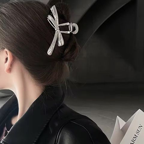 01 cái kẹp nhựa mạ trắng-Kẹp tóc nữ sang trọng