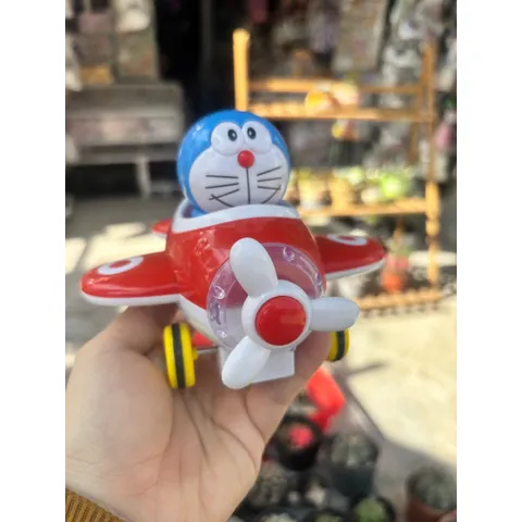 Đồ chơi nhựa chạy trớn mô hình Doremon lái máy bay