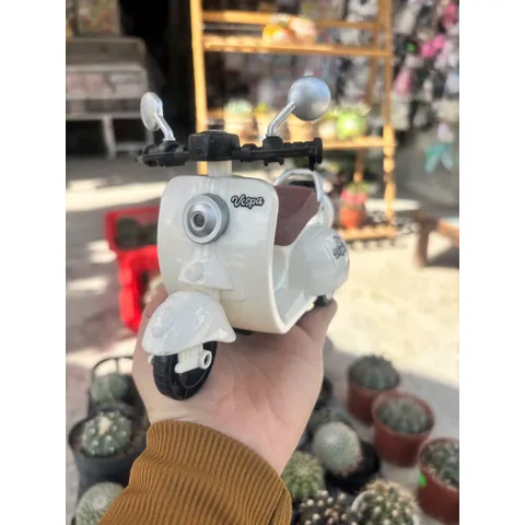 Đồ chơi nhựa - Xe vespa chạy trớn, có sử dụng pin