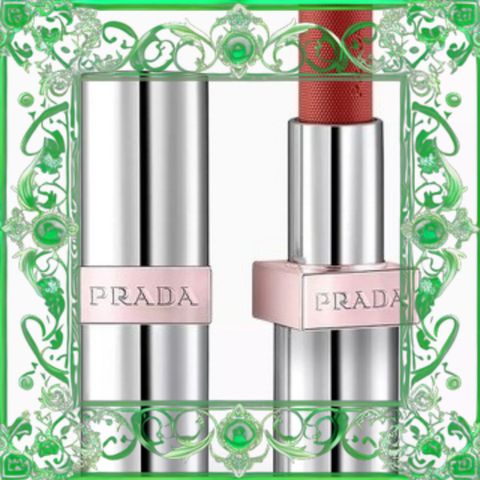 (Cao Cấp) Son Dưỡng Prada Light Glowing Lip Oil Stick U020 Rosso Đỏ Cam Đất Dưỡng Ẩm, Làm Rạng Rỡ Đôi Môi, Chính Hãng Đầy Đủ