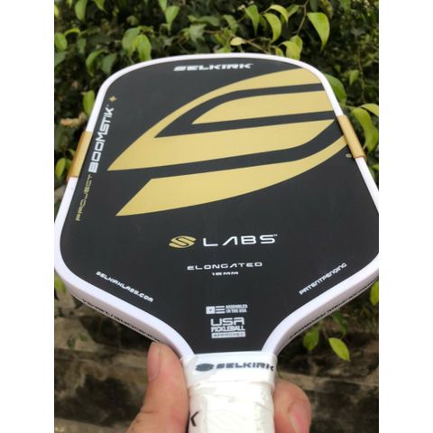 Vợt pickleball Selkirk Boomstik Project 003 Elongated , lõi tổ ong, mặt carbon , 16mm màu đen - vàng
