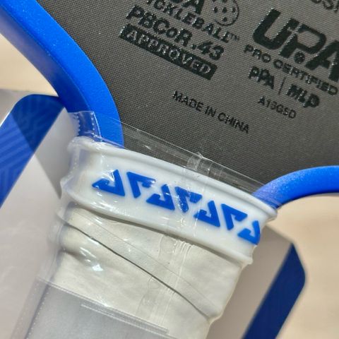 Vợt pickleball Joola Agassi Pro V (gen 5), bản 16mm , mặt vợt nhám carbon, lõi tổ ong, hàng siêu cấp