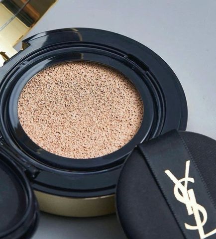 Phấn nước YSL Cushion Le Cushion Encre De Peau Tone 20 vỏ đen che phủ mịn lì 🏷️